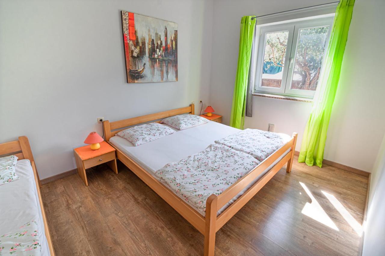 Apartments Sandra Kornić Екстериор снимка