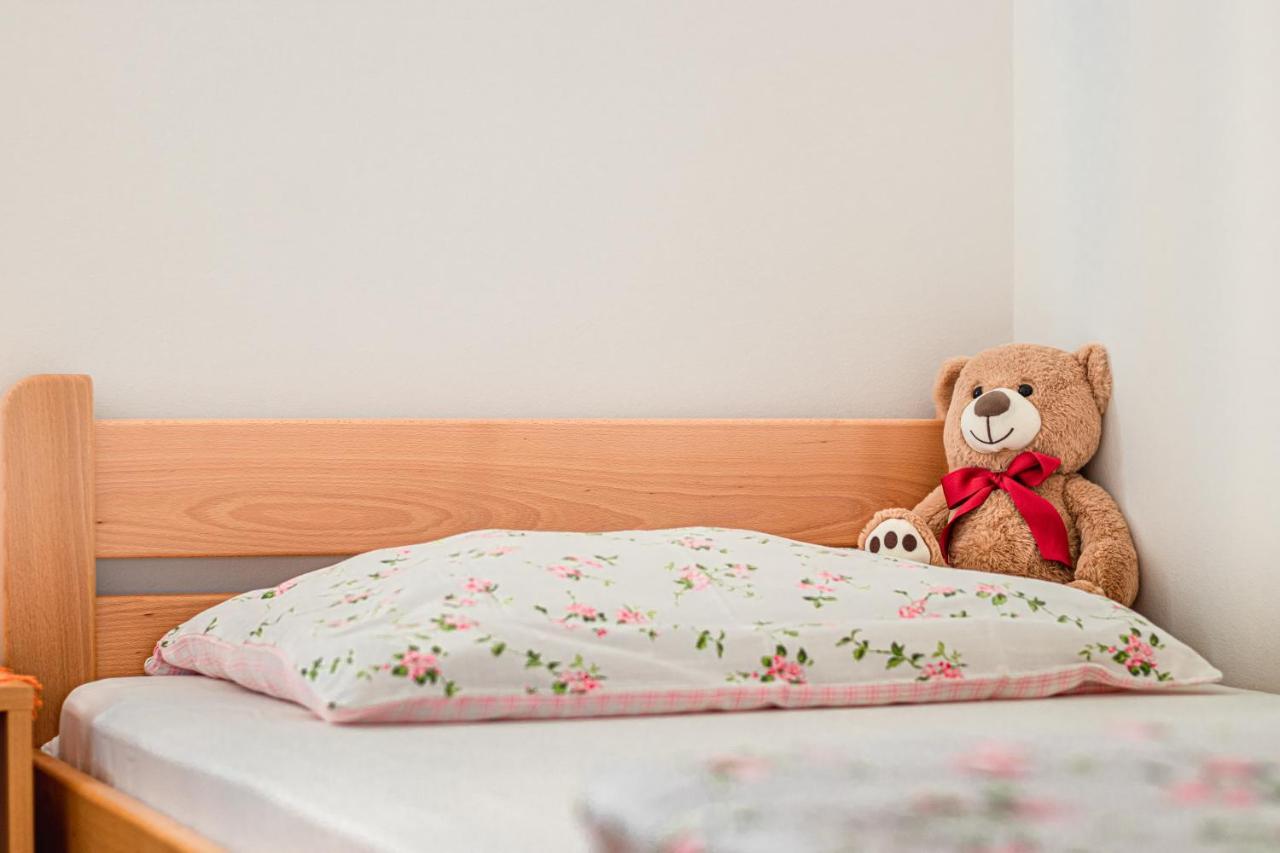 Apartments Sandra Kornić Екстериор снимка