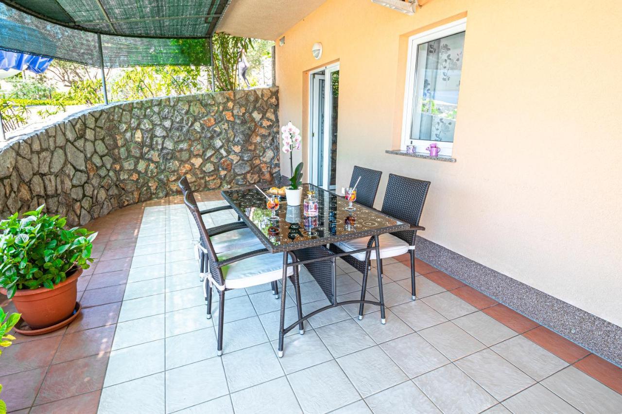 Apartments Sandra Kornić Екстериор снимка