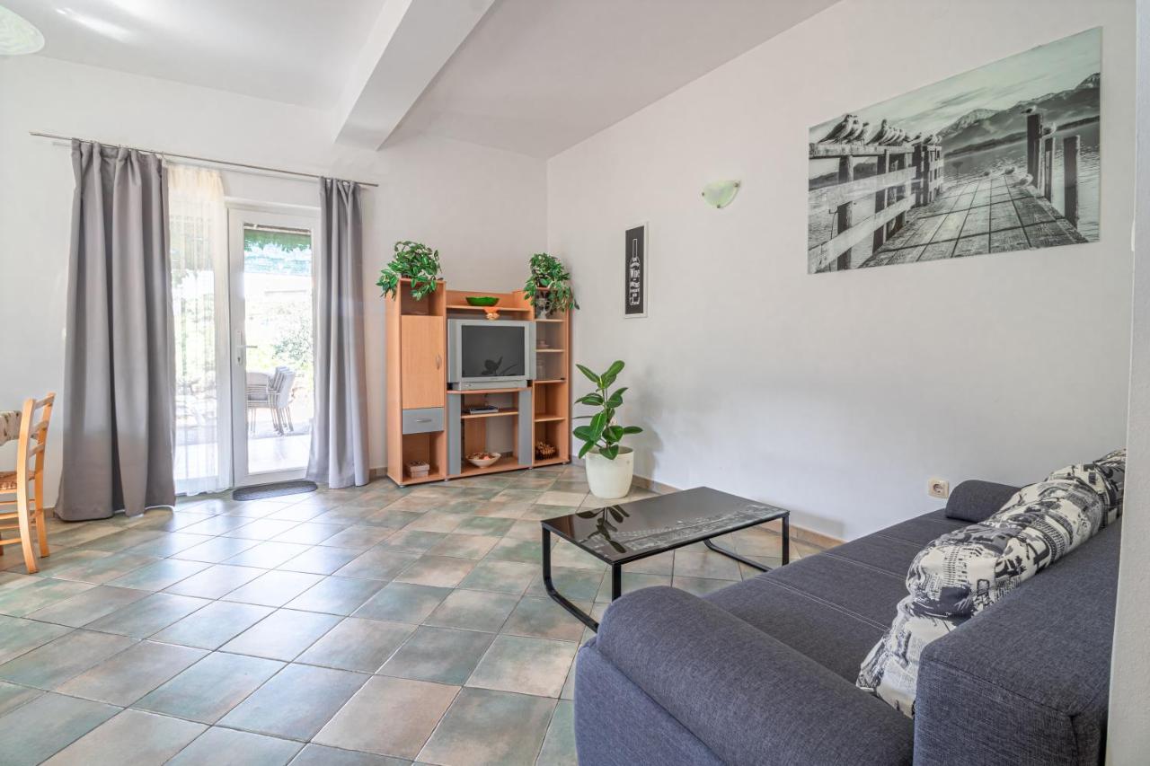 Apartments Sandra Kornić Екстериор снимка