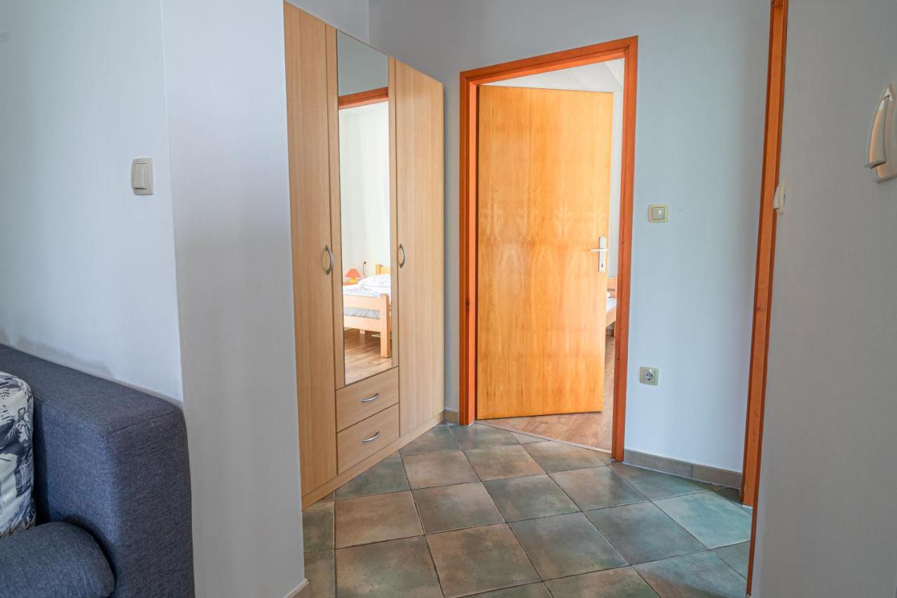 Apartments Sandra Kornić Екстериор снимка