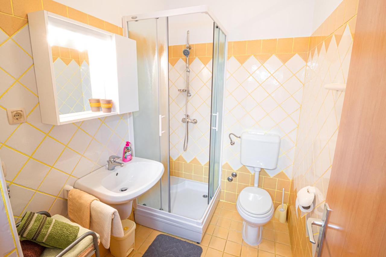 Apartments Sandra Kornić Екстериор снимка