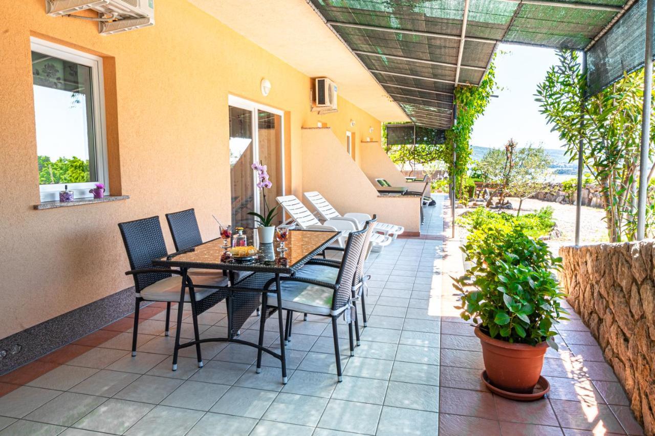 Apartments Sandra Kornić Екстериор снимка