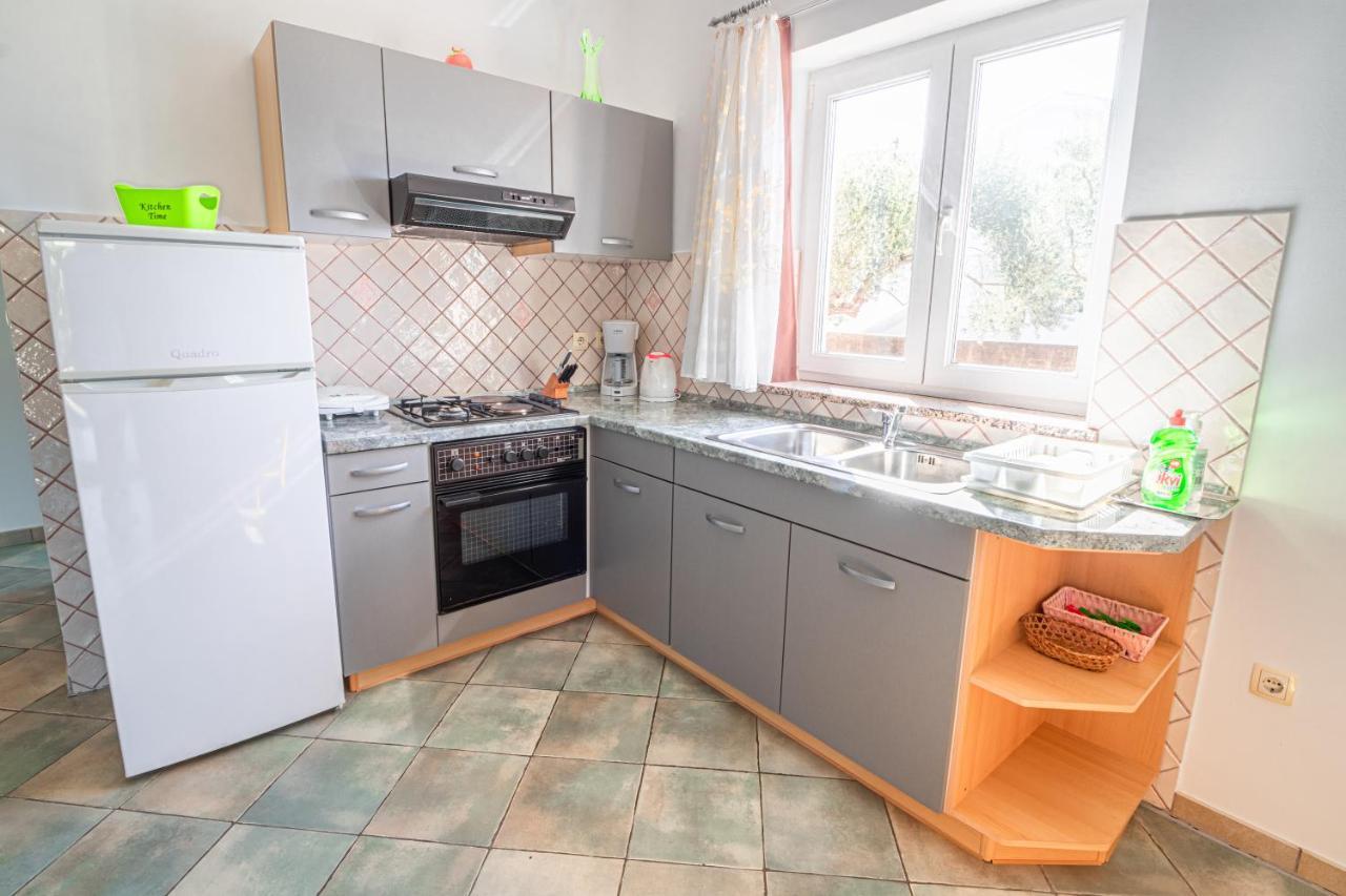 Apartments Sandra Kornić Екстериор снимка
