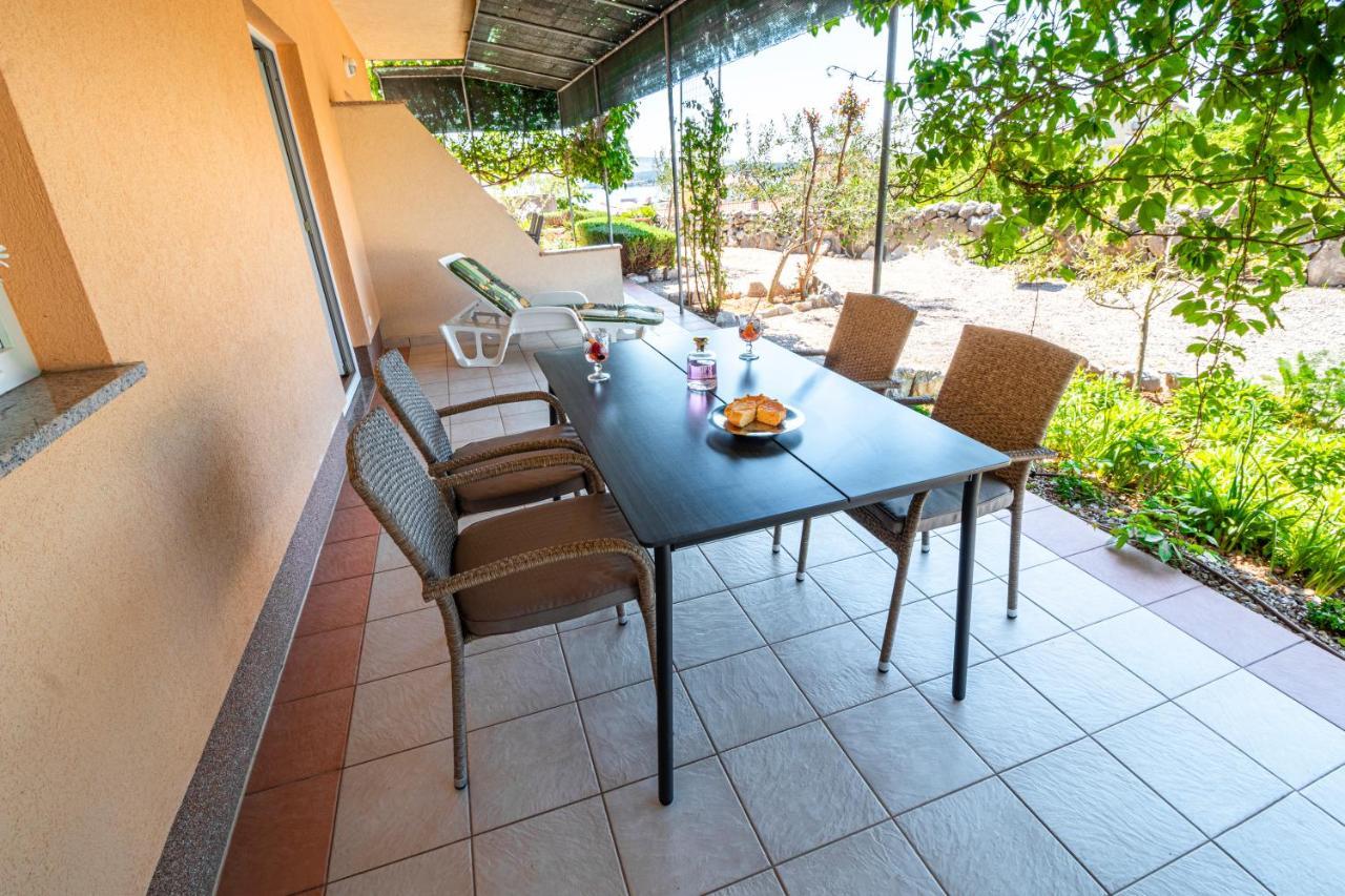 Apartments Sandra Kornić Екстериор снимка