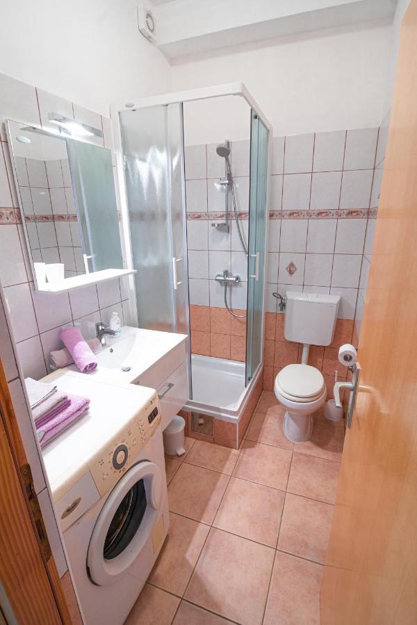 Apartments Sandra Kornić Екстериор снимка